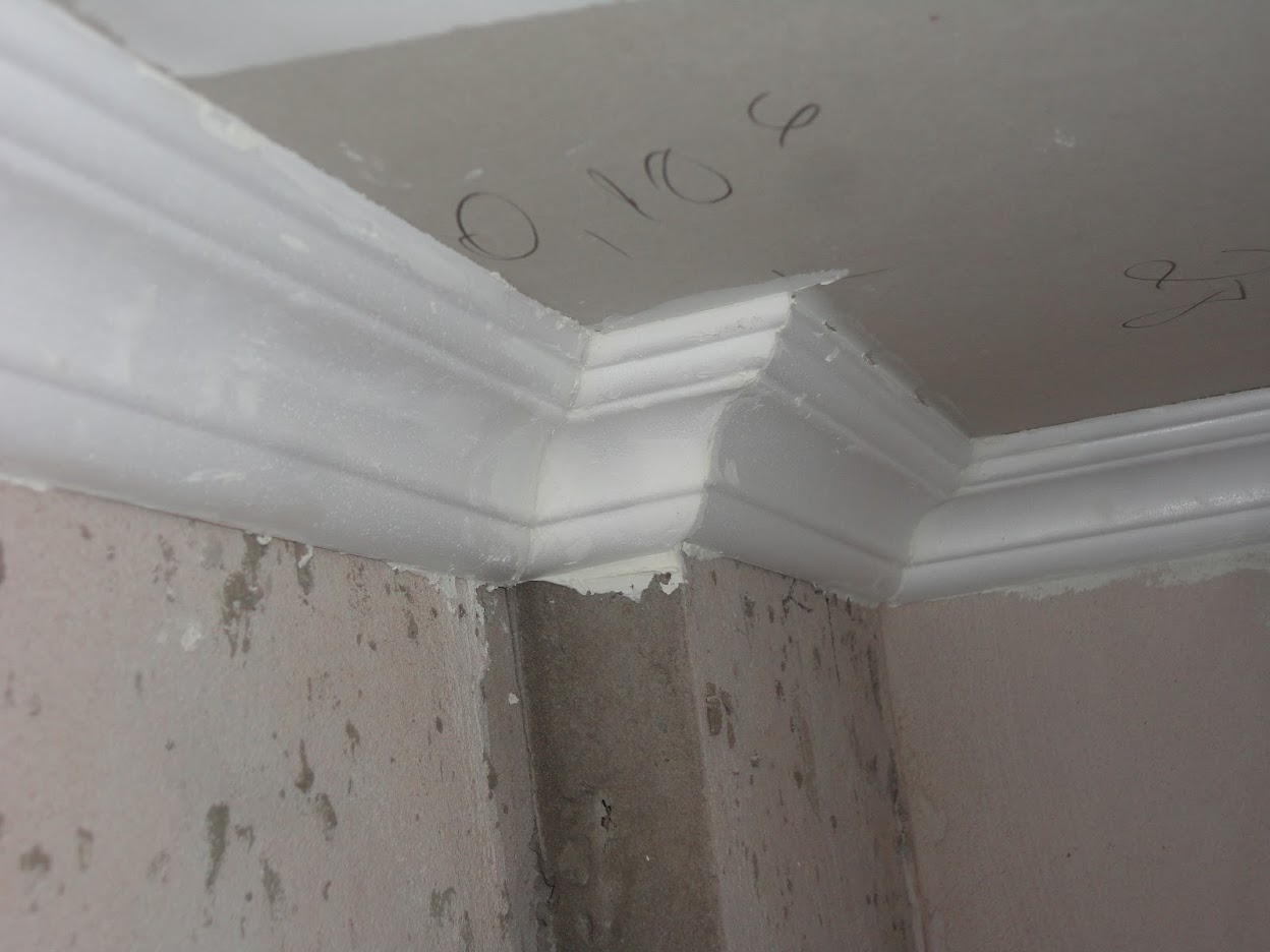 Colocación de molduras de telgopor